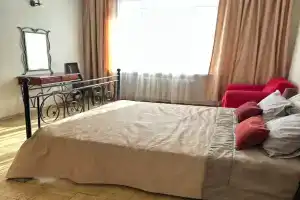 Двухкомнатная квартира с двумя балконами вшаговой доступности от метро, Москва