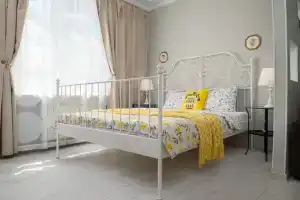 Fresh Orange в центре Немецкой деревни у озера, дистанционное заселение