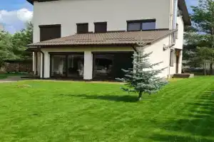 Дом и баня между озером и лесом в Лепельском районе