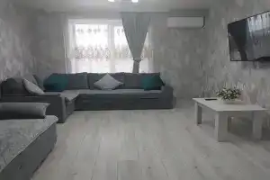 Просторная и уютная квартира в центре, рядом аэропорт