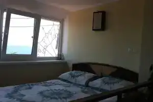 Двухуровневая квартира с видом на море, Алупка
