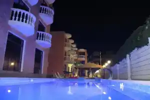 Гостевой дом «Голден Плаза», Судак