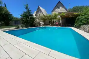 Дом с бассейном и новой баней рядом с лучшим песчаным пляжем в Орловке