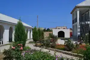 Гостиница у Али, Черноморское