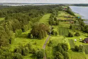 Дом на берегу озера