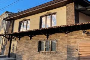 Уютный дом с двумя раздельными квартирами в центре
