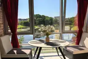 Апартаменты с видом на озеро, Калининград