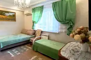 Квартира на земле, с уединенным уличным уголком для релакса, Анапа