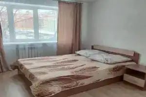 Квартира с новым ремонтом в центре