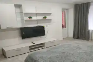 Уютная 2-комнатная квартира после ремонта рядом с парком, Михайловка