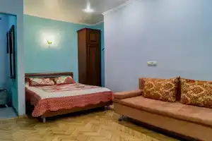 Тихая квартира с балконом в лес