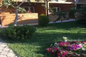 Гостевой дом «Катальпа», Штормовое