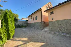 Дом для отпуска на Абрикосовой 45, Севастополь