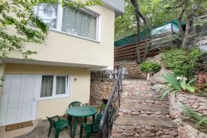 Гостевой дом «Сливовый», Мисхор