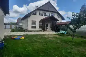 Частный дом на Октябрьском переулке 10