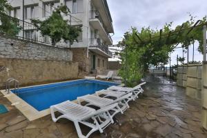 Гостевой дом «Шарлин», Алушта