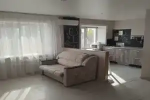 Квартира возле клиники Клевер, Хабаровск