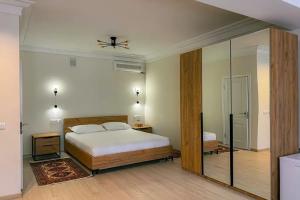 Двухместный номер с 1 кроватью улучшенный с видом на город