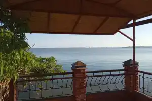 Апартамент с видом на море и Крымский Мост