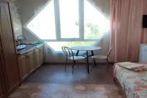 Трехместный номер с кухней на 3 этаже, Судак