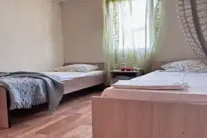 Двухместный номер с 2 отдельными кроватями эконом в 3 минутах от озера
