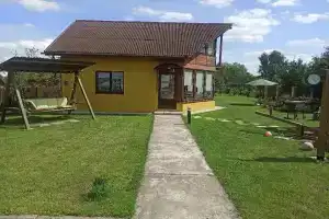 Усадьба «Солнечный дом», Мир