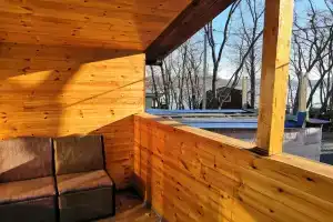 Уютный домик у моря, Береговой