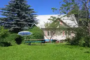 Уютный загородный дом в тихом месте