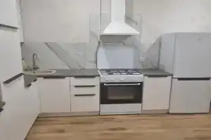 Студия, Петровский