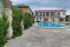 Отель «Ван Гог», Поповка