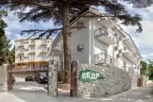 Кедр-Запад Отель, Алупка