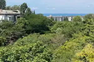 Уютная светлая квартира с видом на Владимирский собор и море, Севастополь