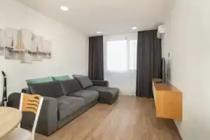Просторный двухкомнатный апартамент, Севастополь