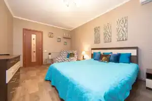 Великолепные апартаменты в р-не Кристалла, Ашана