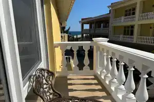 Апартаменты с видом на море, Алушта