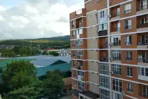 Апартаменты в центре города с видом на горы и озеро