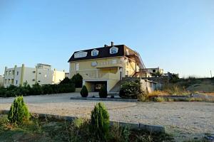 Гостевой дом «Семейное гнёздышко», Миндальное