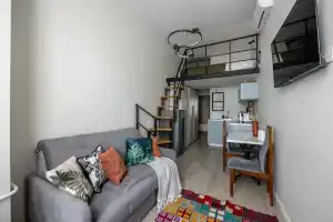 С дизайнерским ремонтом, Москва