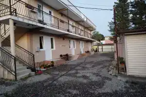 Гостевой дом «Леон», Вардане