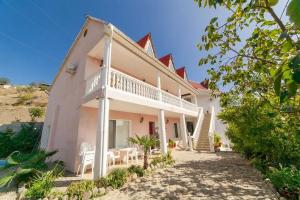 Отель «Оазис», Морское