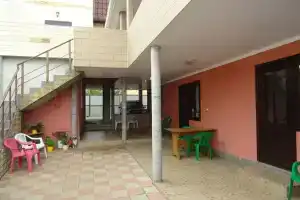 Гостиница у Жени, Новомихайловский