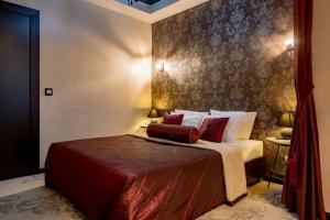 Аврора-Hotel, Октябрьский