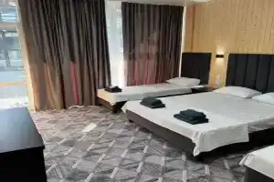 Четырёхместный номер стандарт, Береговое