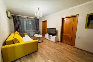 Квартира для 6 гостей · раздельное размещение · 2–3 комнаты · м. 1905, Москва