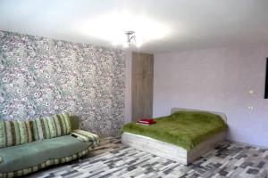 Октябрьской революции 3а квартира студия