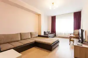 Большая 2-комнатная квартира в центре