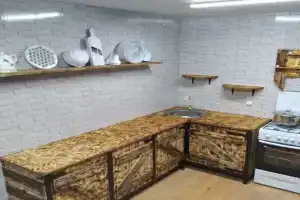 Дом недалеко от моря, Якорная Щель