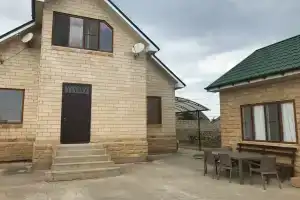 Красивый дом у моря