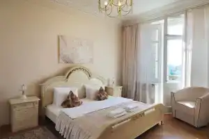Люкс с балконом и джакузи, Москва