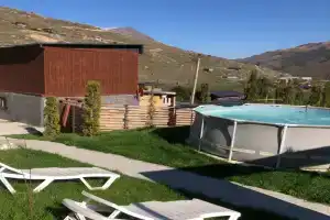 Уютный коттедж для семейного отдыха в Верхнем Фиагдоне с видом на горы